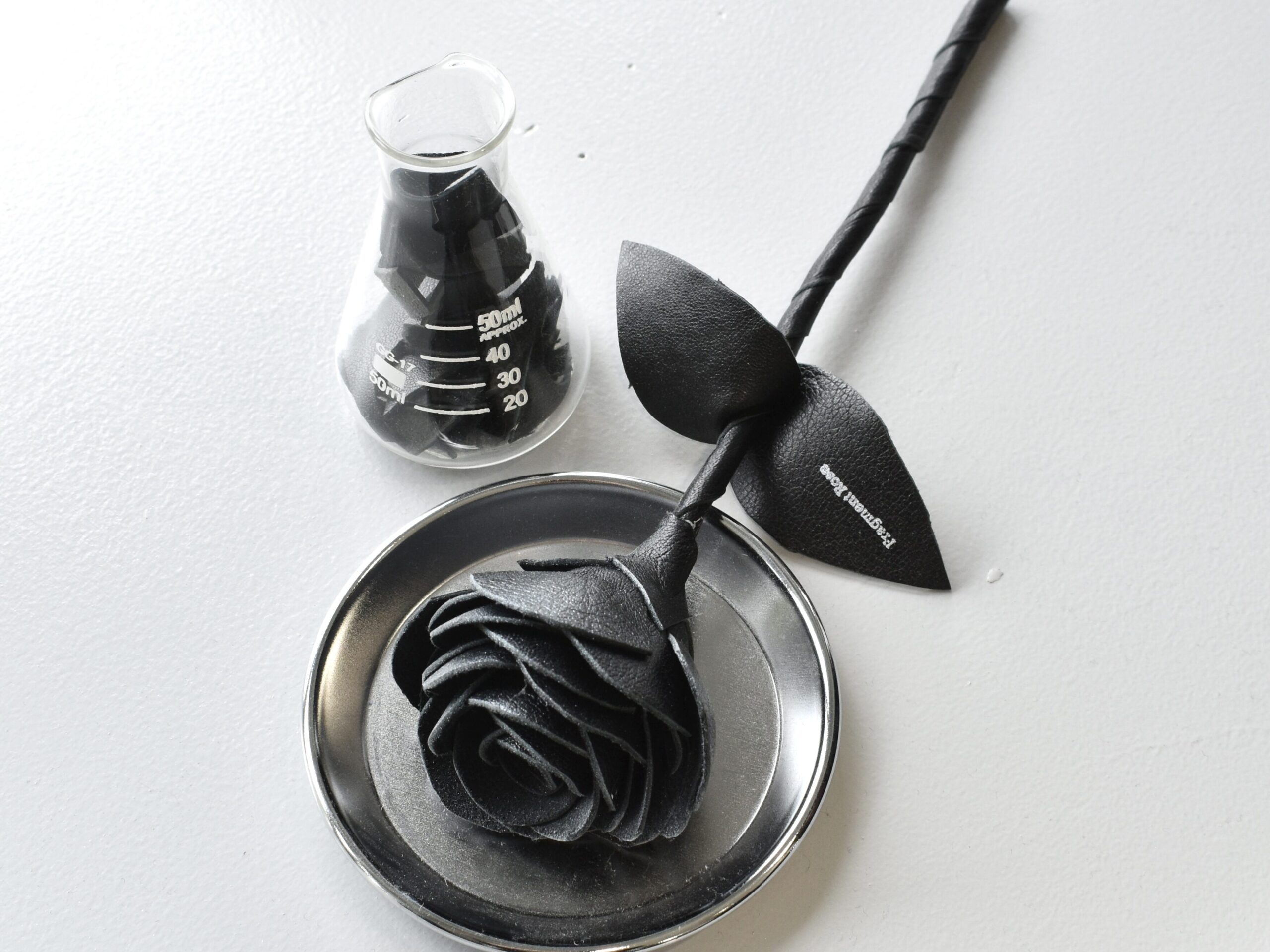 Fragment Rose Atelier ヴィンテージ素材を一輪の薔薇へ再構築するアートプロダクト